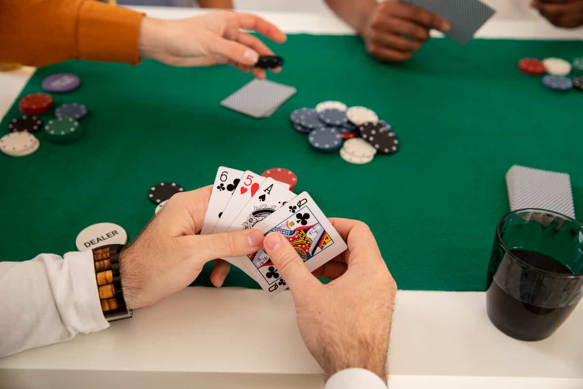 Grundlagen von den Poker Spiel