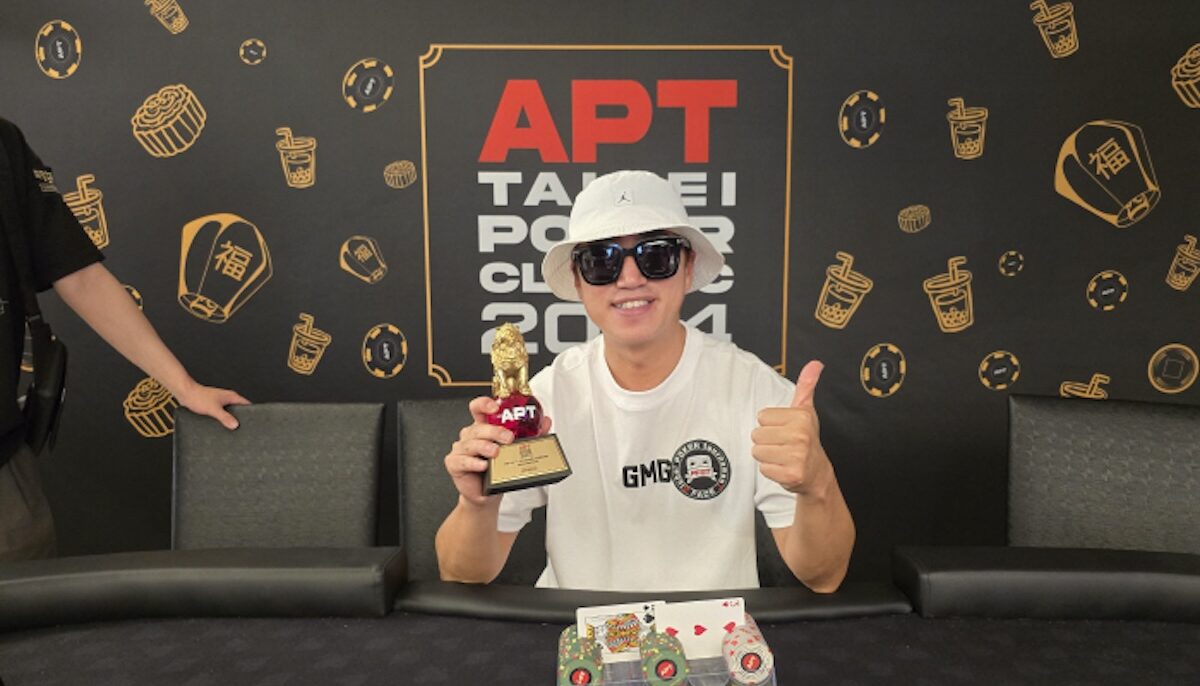 JangDongmin is smiling after winning of Asian Poker Tour