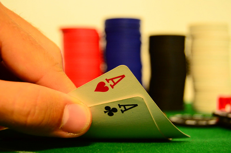 how to play pocket pairs in poker